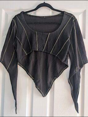 Black Cropped Pointed-Hem Top with Contrast Stitching